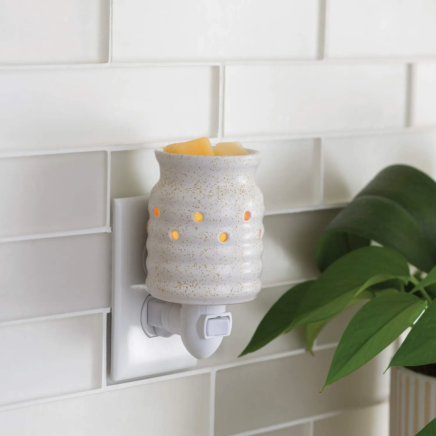 Candle Warmers Etc Plug in Fragrance Warmer Decorative Plug in for Warming Scented Candles, Wax Melts, Tarts or Essential Oils