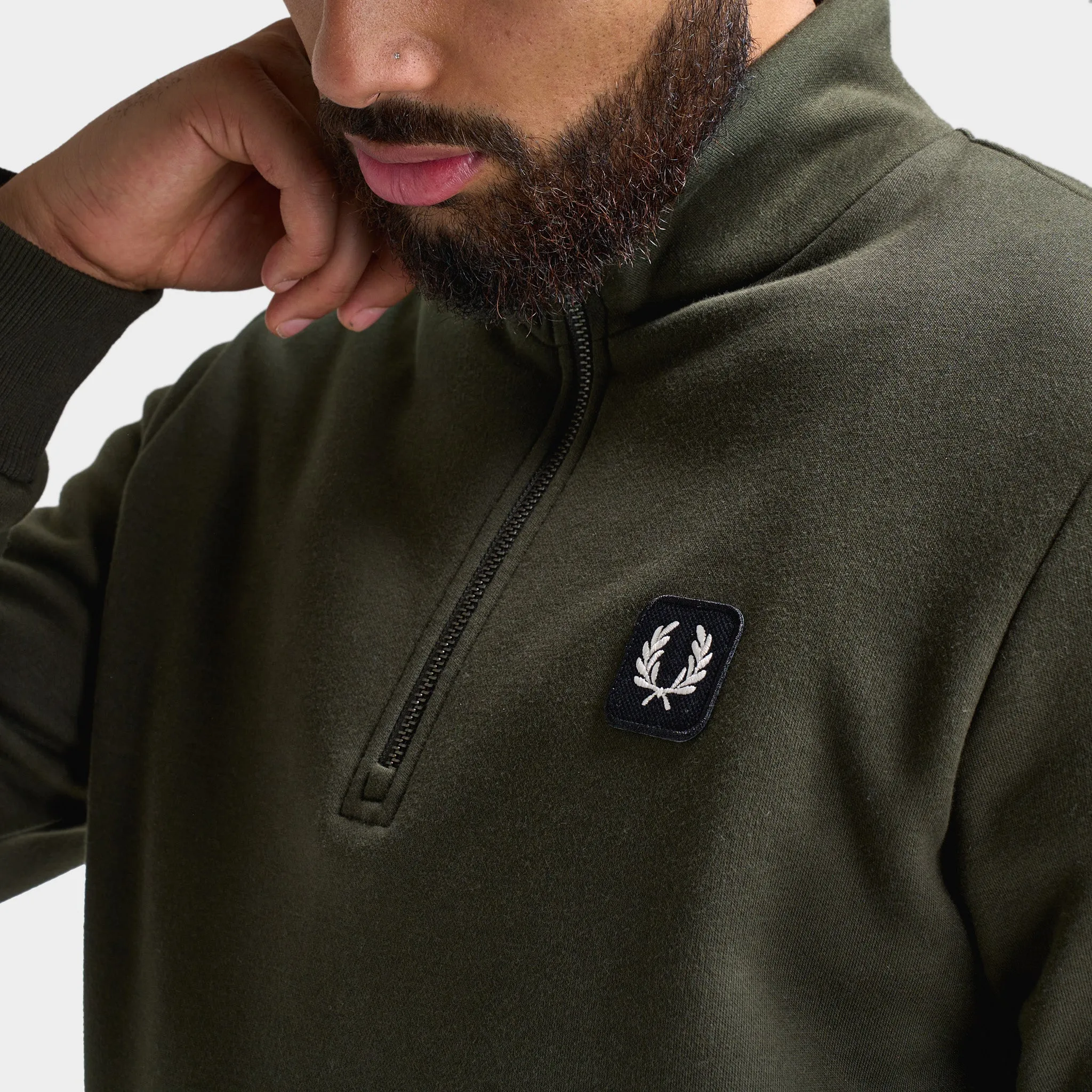 Fred Perry Badge Half Zip Sweatshirt / Hunting Green