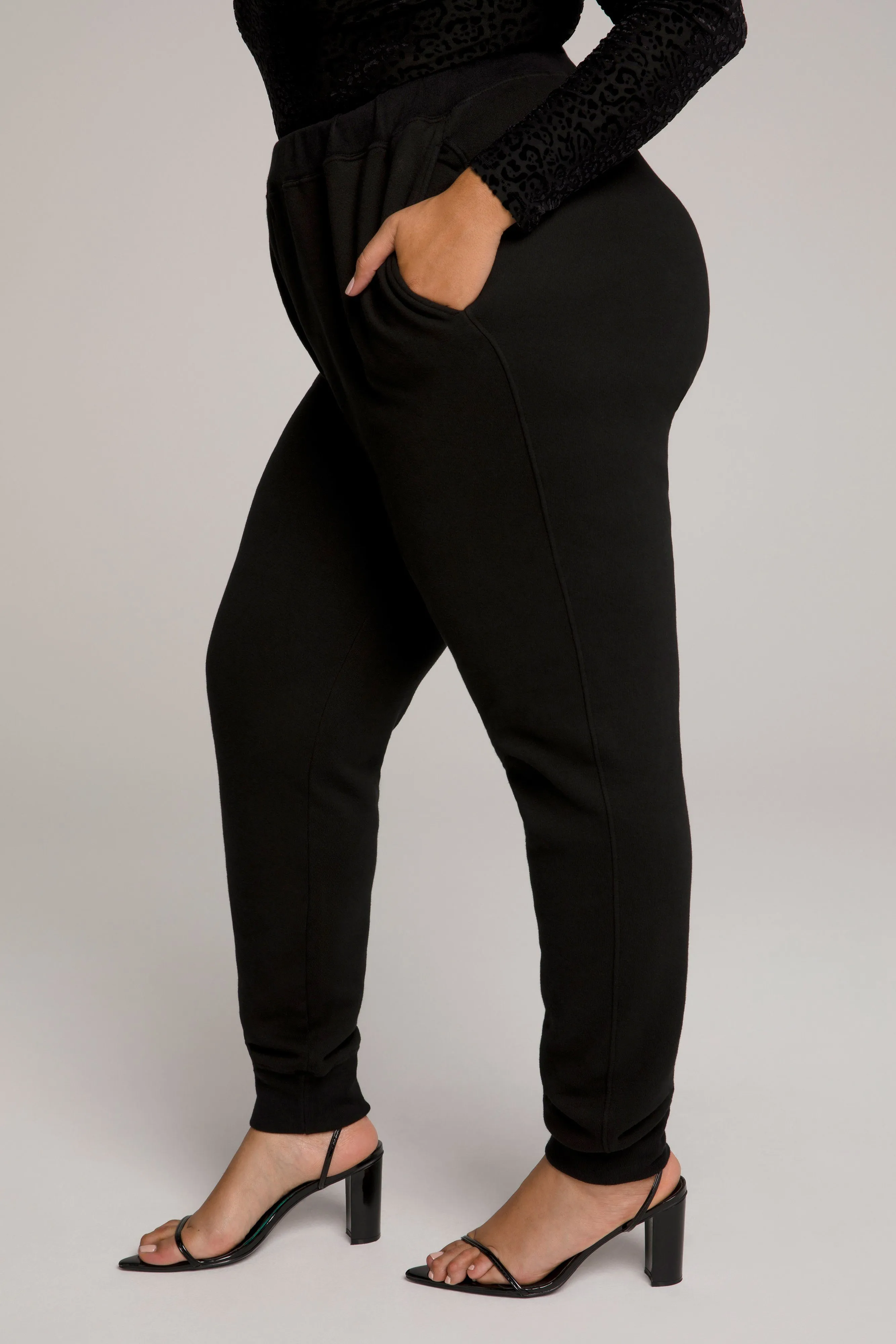 GOOD WAIST JOGGER | BLACK001