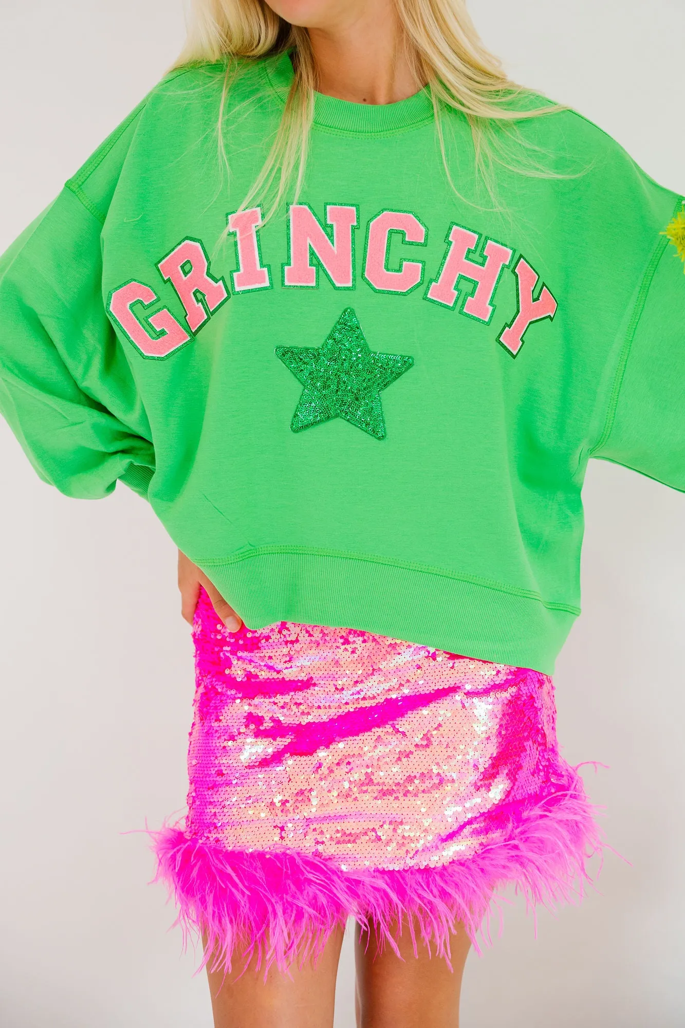 GRINCHY STAR PINK LETTER PULLOVER