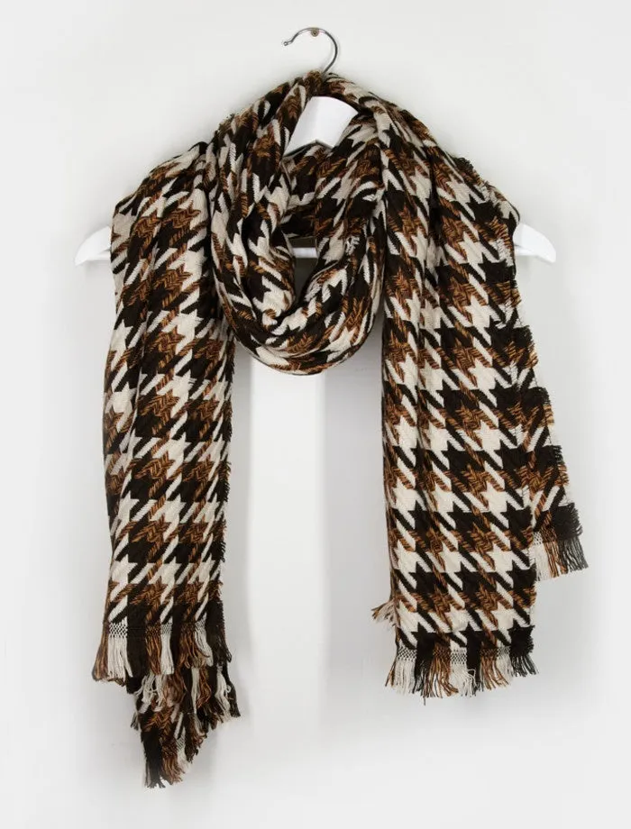 Houndstooth Scarf in Chunky Brown