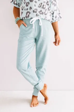 Play It Cozy Midrise Joggers in Limpet Shell