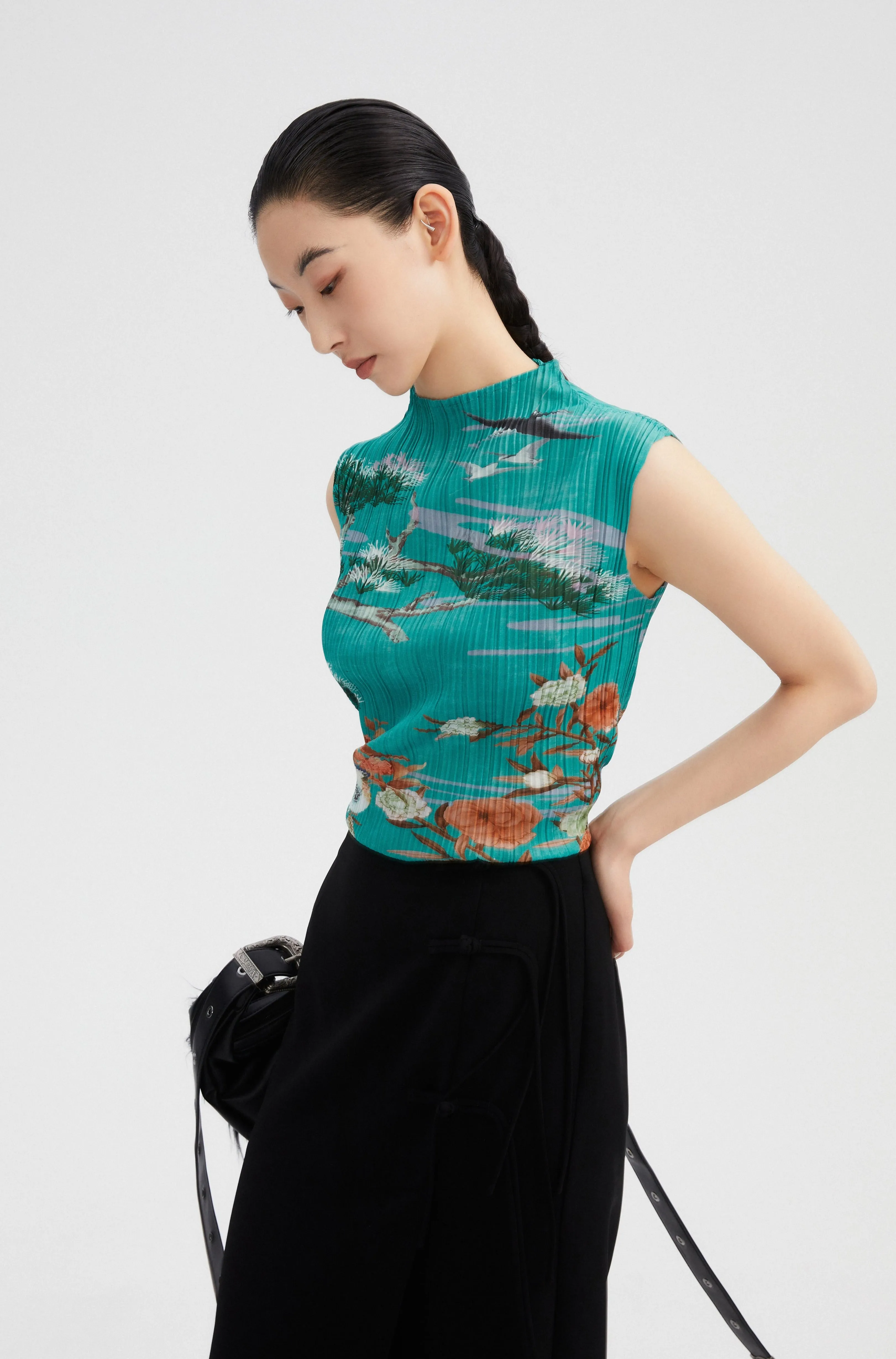 SEJIE | Tranquil Pine Pleated Sleeveless Top