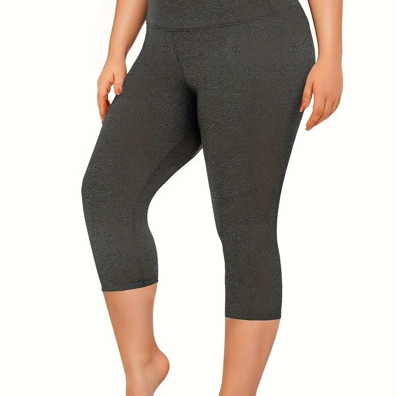 Streamlined Fitness Women's Plus Solid Pipping High Rise Skinny Capri Sports Leggings