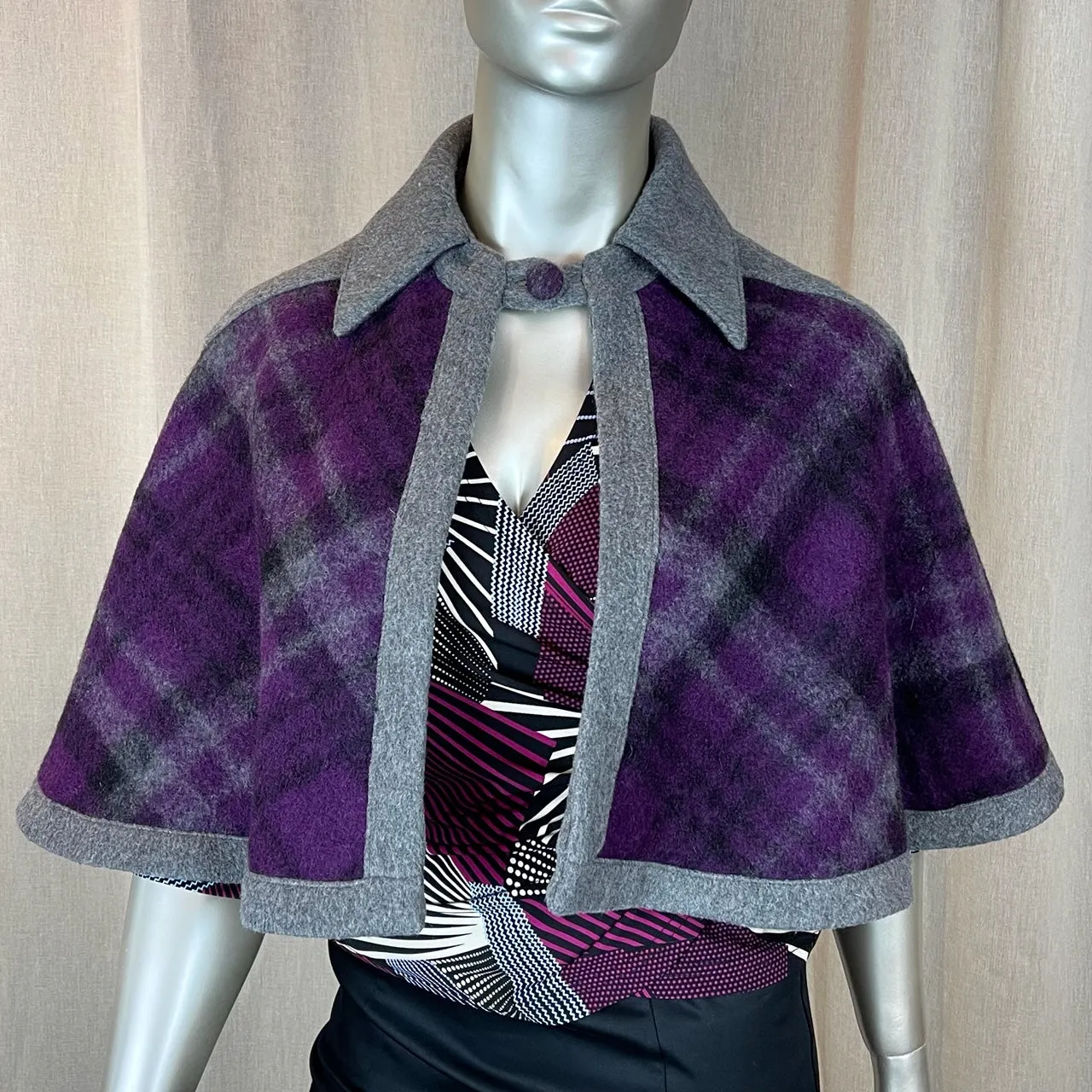 TIMELINE WOOL CAPE | Purple Plaid.Slate