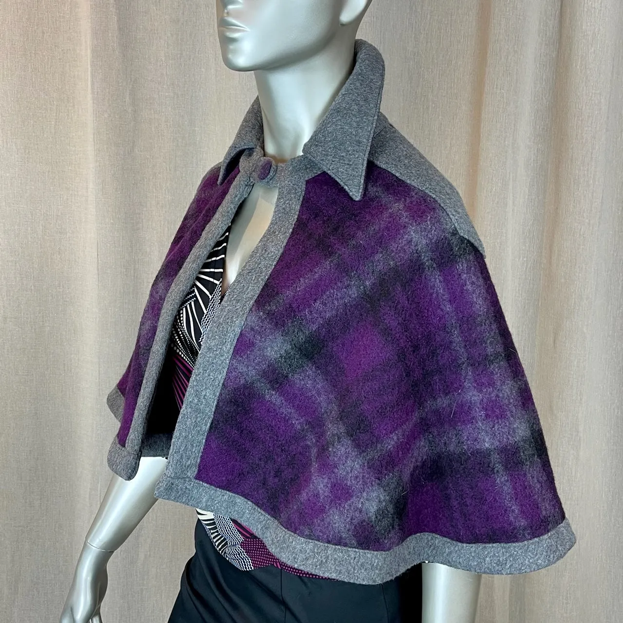 TIMELINE WOOL CAPE | Purple Plaid.Slate